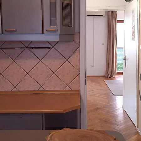 Land House Apartament Belgrad