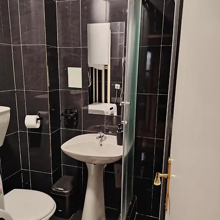 Land House Apartament *