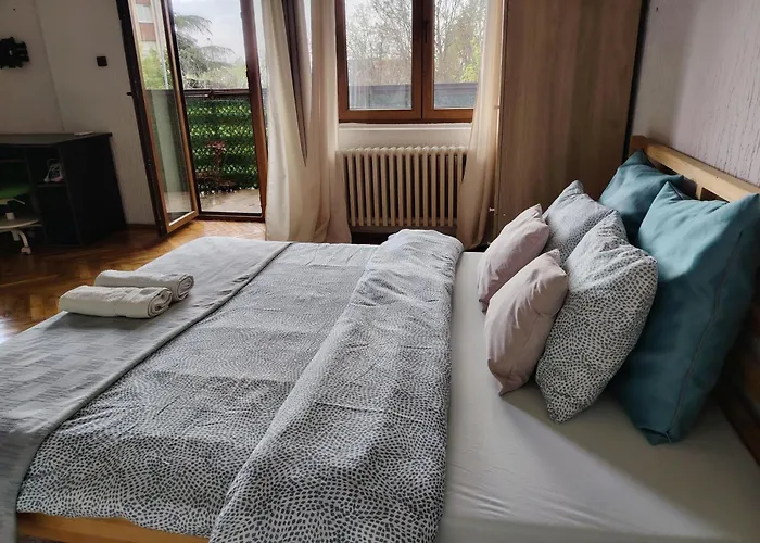 Land House * بلغراد